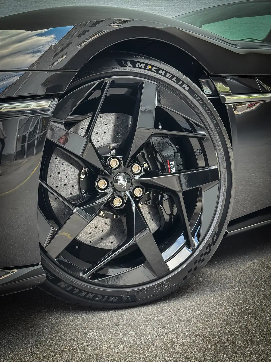 Ferrari 12Cilindri Spider All Black Edition, Bild 6 von 9
