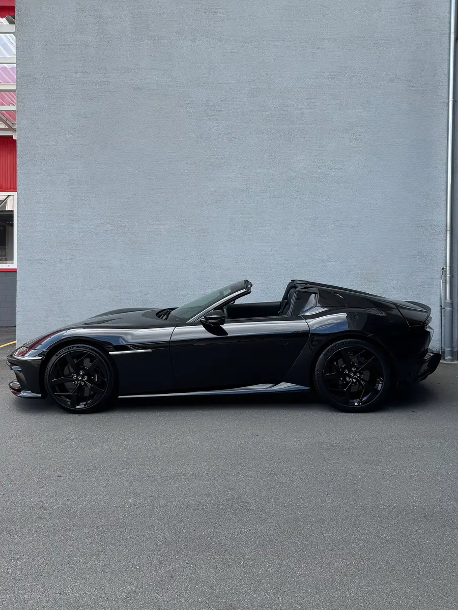 Ferrari 12Cilindri Spider All Black Edition, Bild 7 von 9