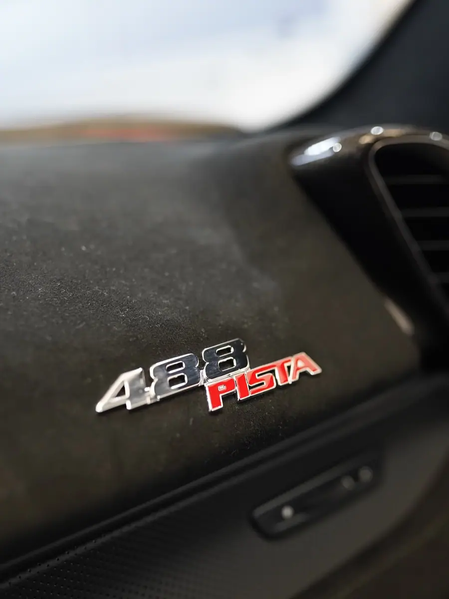 Ferrari 488 Pista, Bild 11 von 12