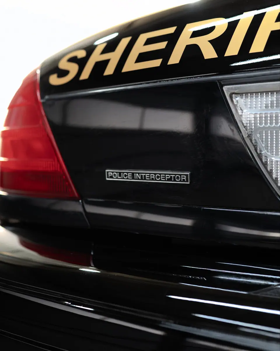 Ford Crown Victoria Police Interceptor, Bild 7 von 9