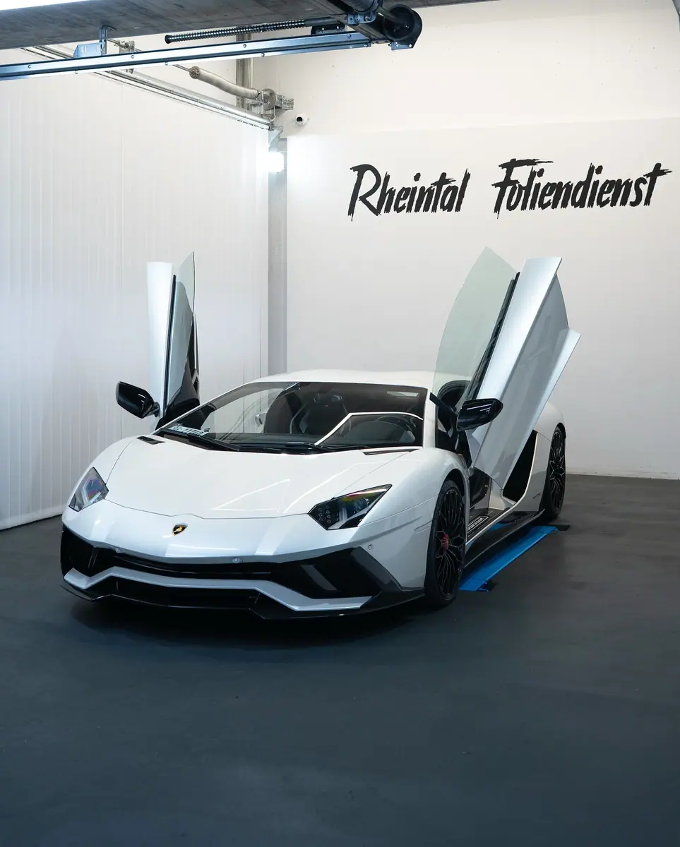 Lamborghini Aventador S, Bild 2 von 9