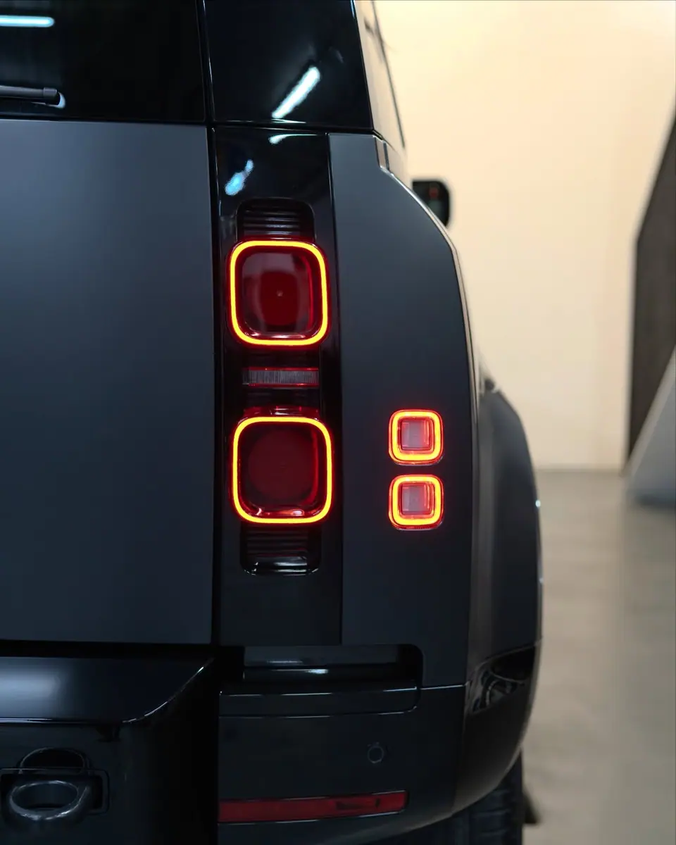 Land Rover Defender, Bild 10 von 10