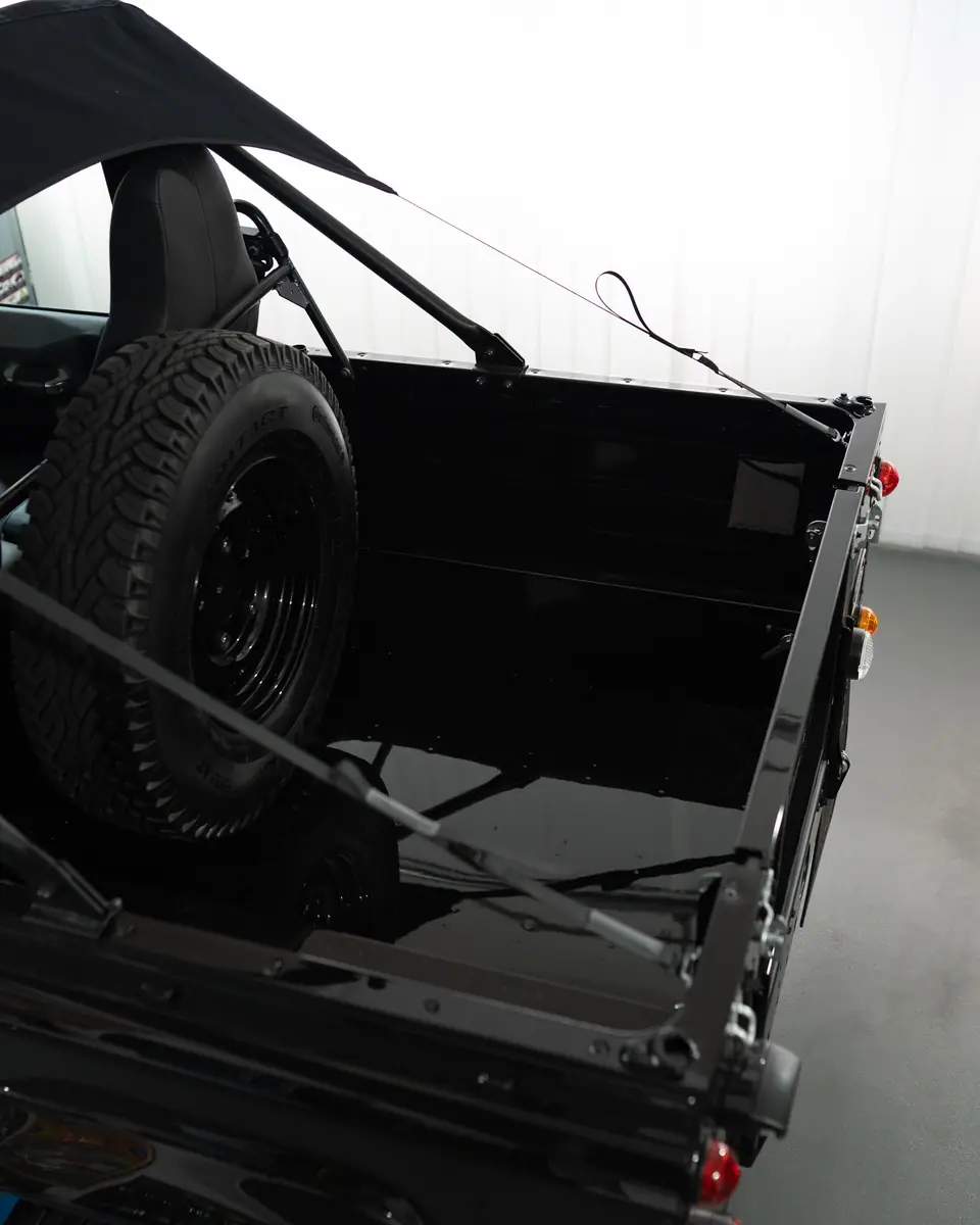 Land Rover Defender 90 Works V8 Soft Top, Bild 3 von 9