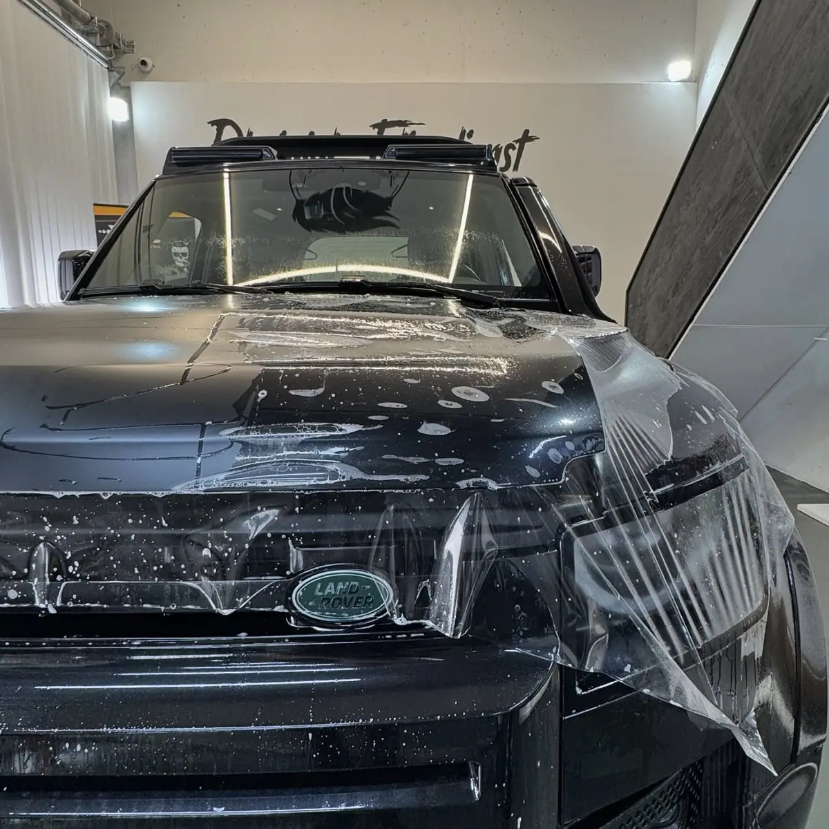 Land Rover Defender, Bild 8 von 10