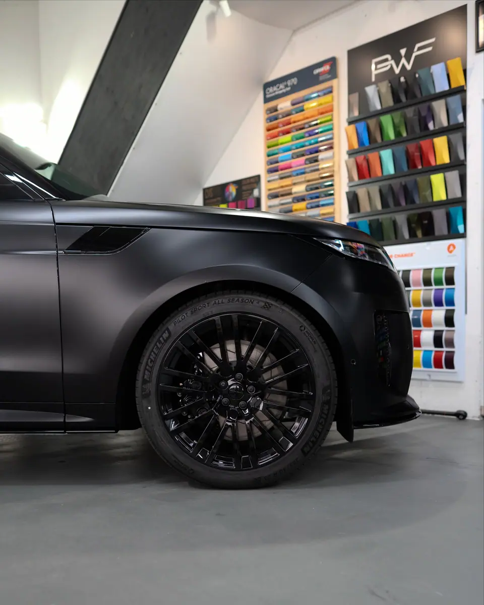 Land Rover Range Rover Sport SV, Bild 8 von 12