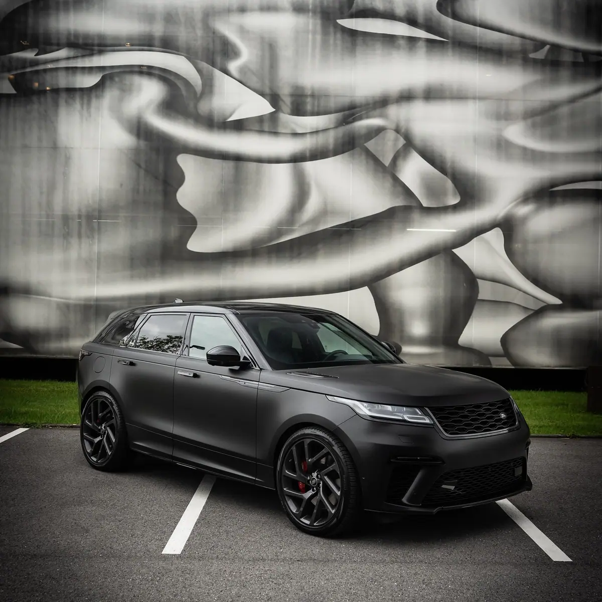 Land Rover Velar P550, Bild 2 von 10