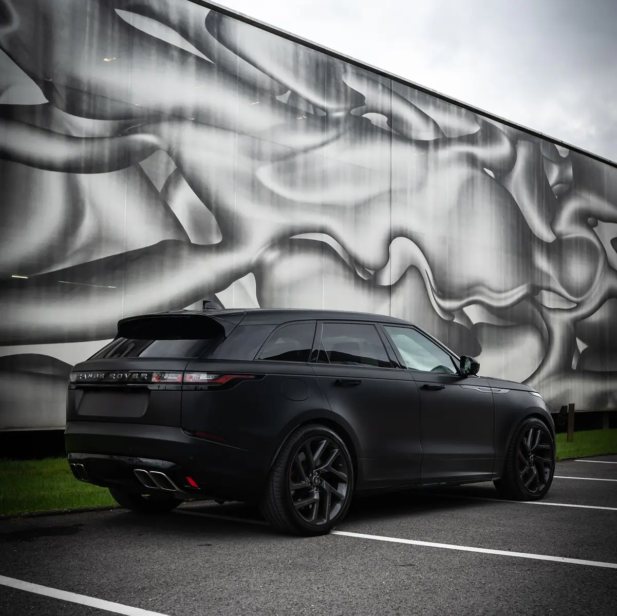 Land Rover Velar P550, Bild 3 von 10