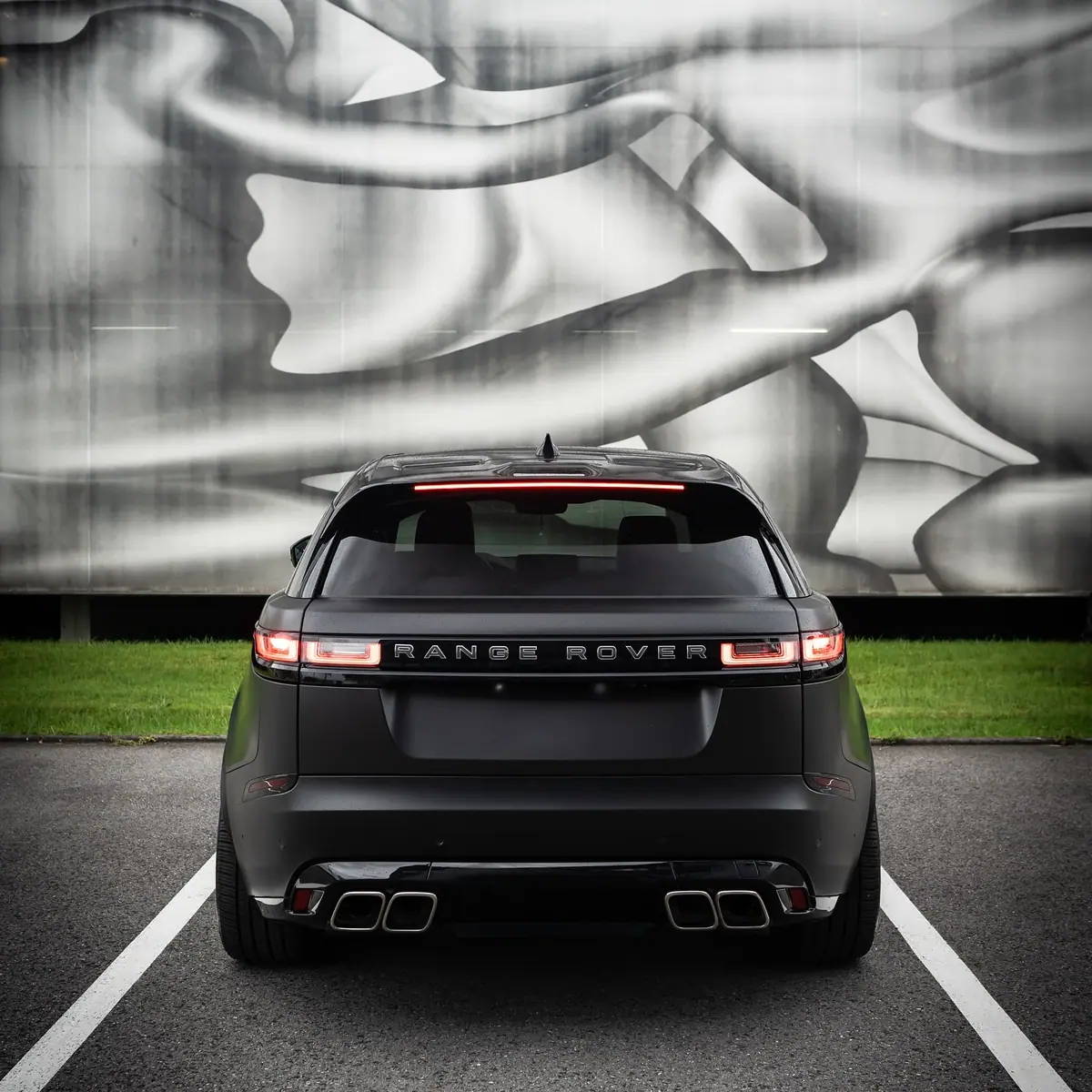 Land Rover Velar P550, Bild 4 von 10
