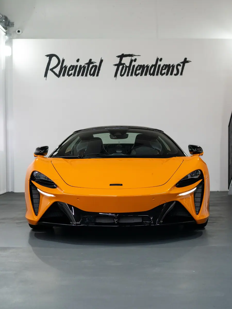 McLaren Artura (Papaya Spark Orange), Bild 2 von 12