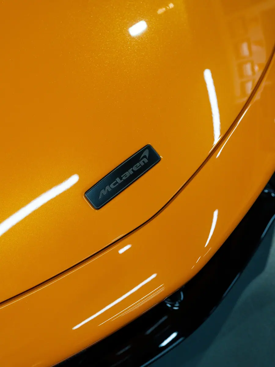 McLaren Artura (Papaya Spark Orange), Bild 8 von 12