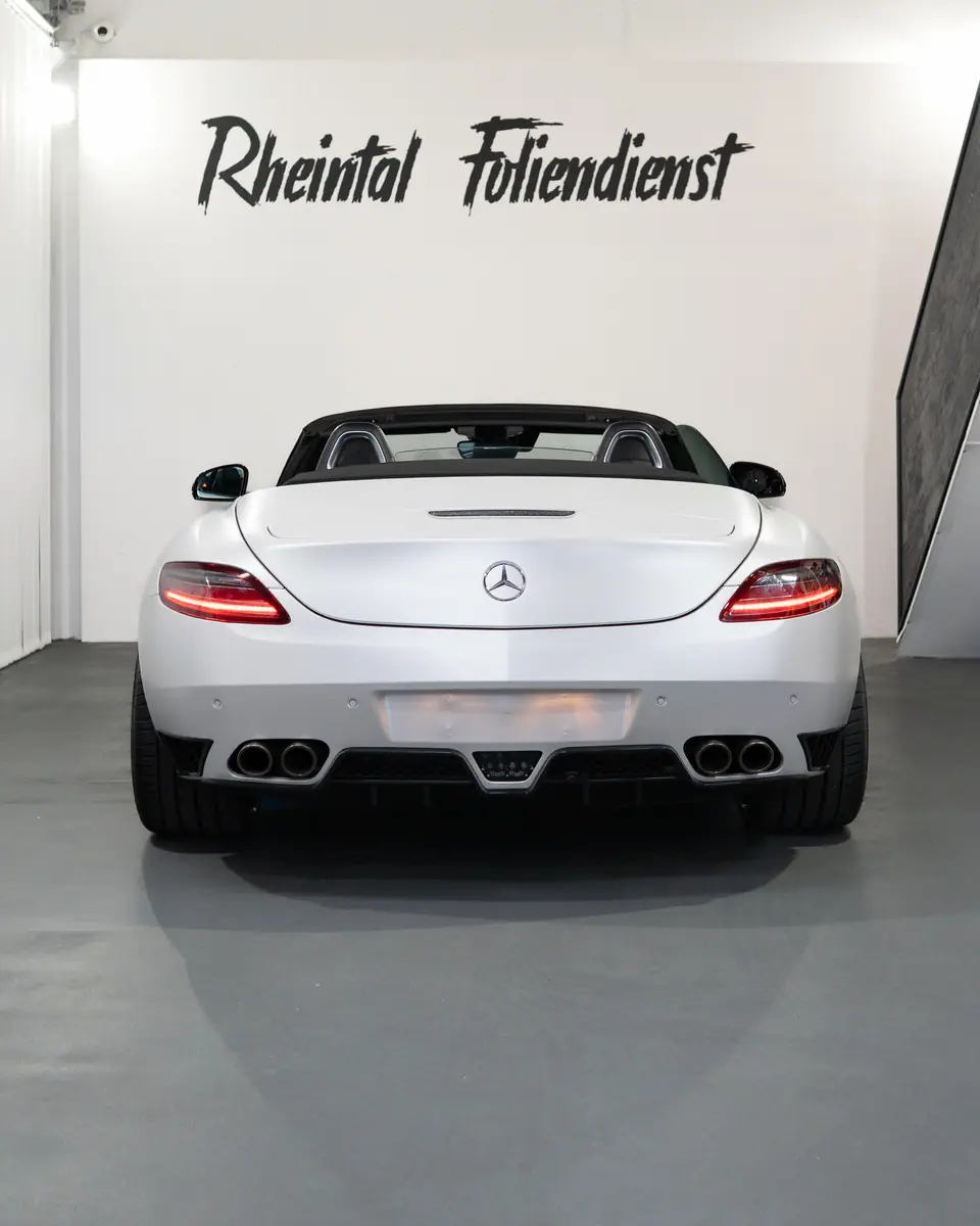Mercedes-Benz SLS AMG Roadster, Bild 8 von 12
