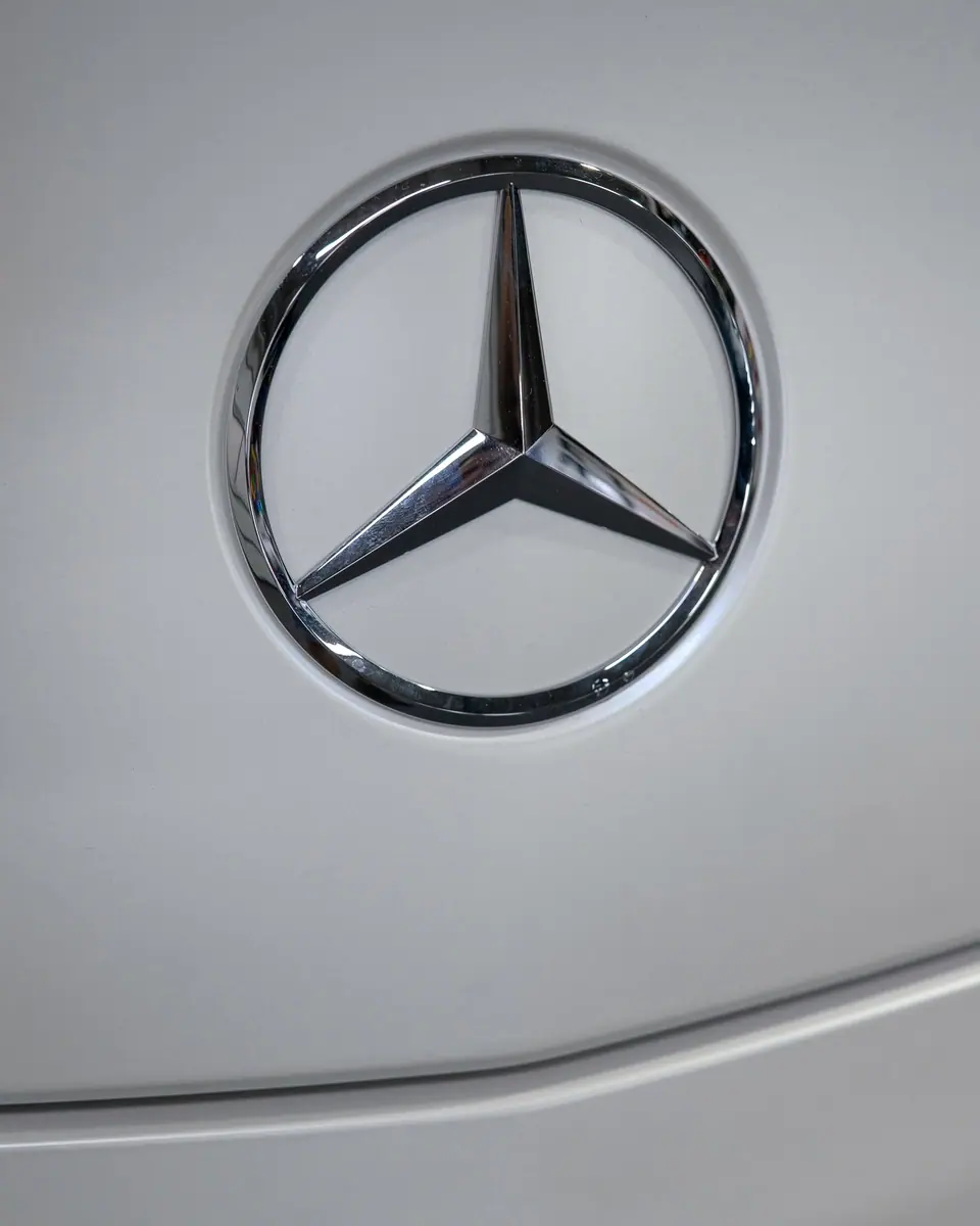 Mercedes-Benz SLS AMG Roadster, Bild 11 von 12